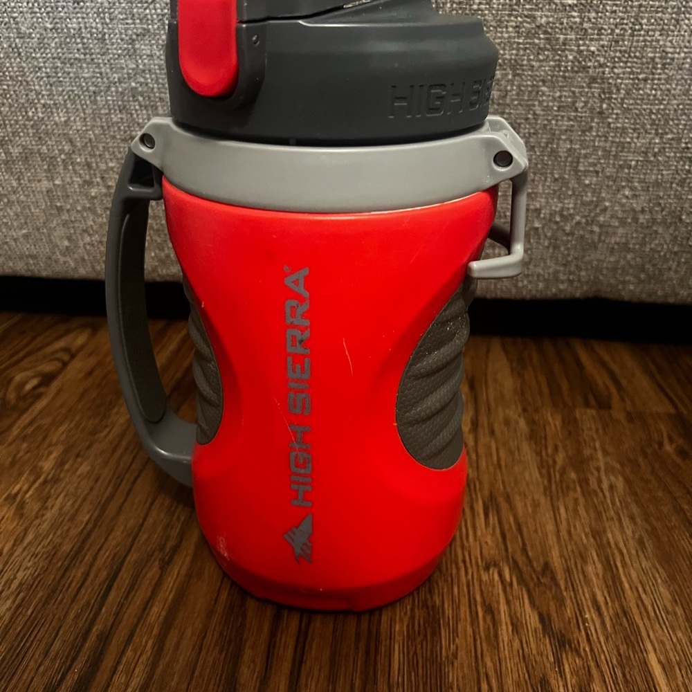 High Sierra Bold Red and Gray Bottle 64oz